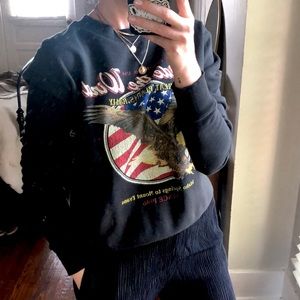 Graphic Sweatshirt - Vintage Vibe